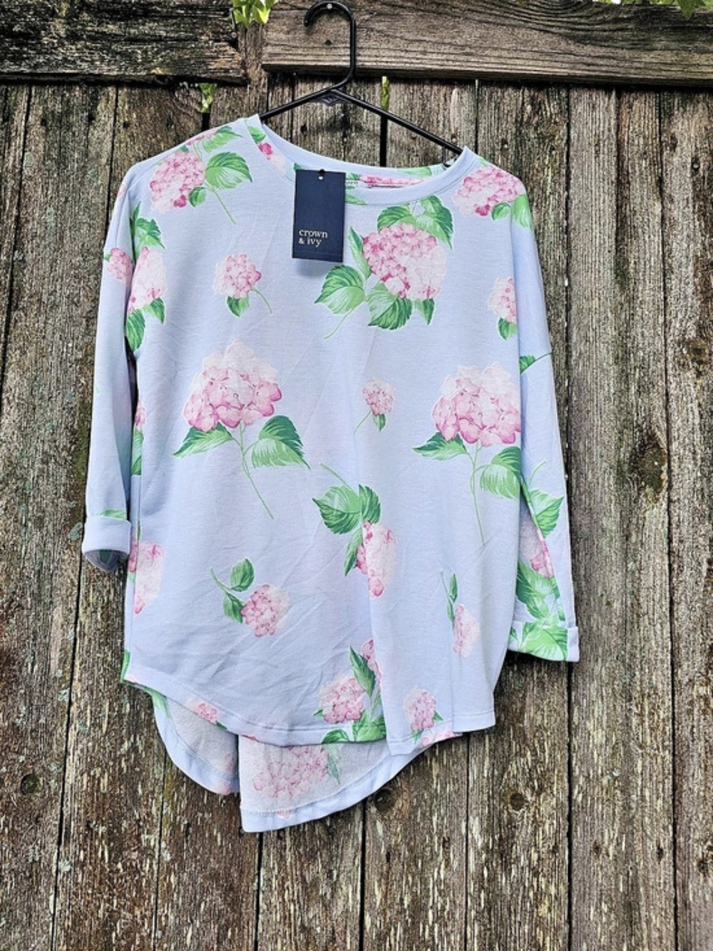 Crown & Ivy Crown Hydrangea Round Hem Tee Floral Tunic Blue & Pink XS
